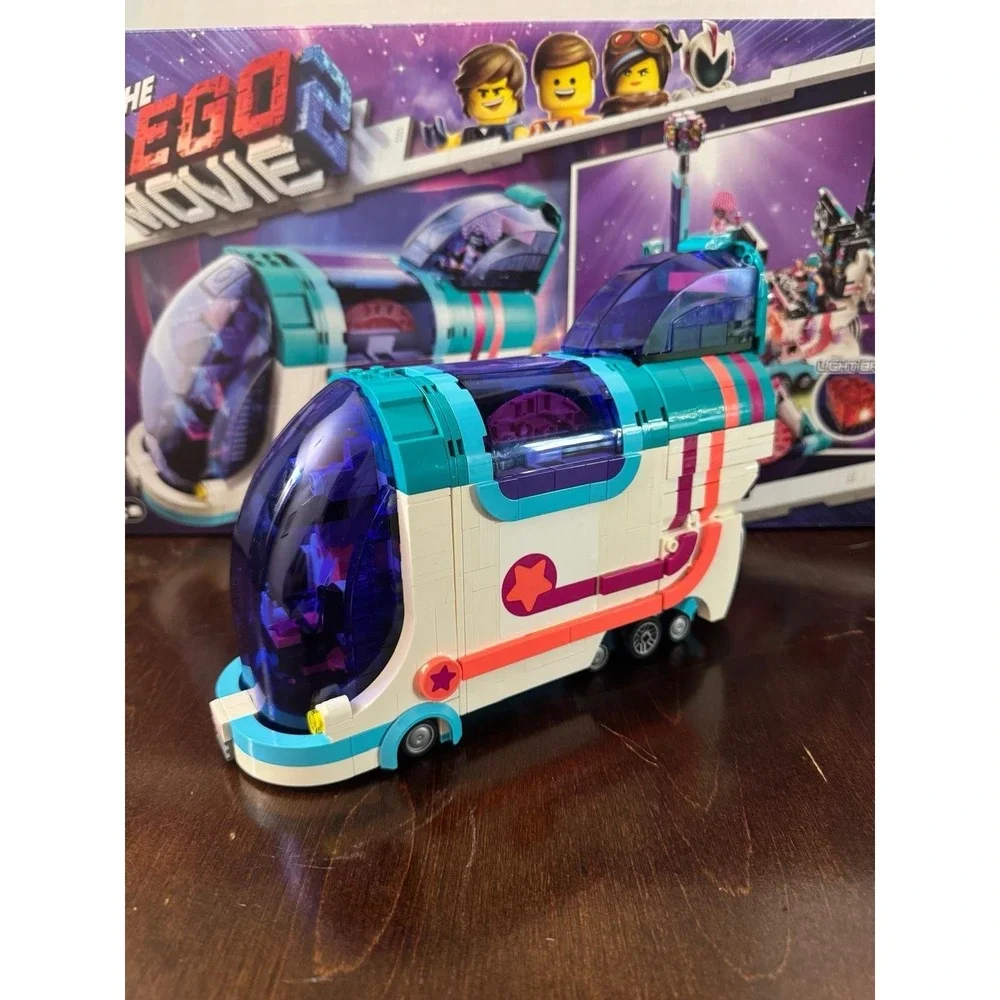LEGO Movie 2 Pop-Up Party Bus 70828 Complete Set w/Minifigures & Box - No Manual